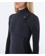 Mujer con traje de surf con cremallera en el pecho Hurley Plus 4/3mm negro grafito Chest Zip