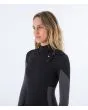 Mujer con traje de surf con cremallera en el pecho Hurley Advant Women 3/2mm Fullsuit negro Chest Zip