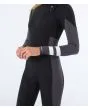 Mujer con traje de surf con cremallera en el pecho Hurley Advant Women 3/2mm Fullsuit negro mangas