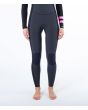 Mujer con traje de neopreno con cremallera en el pecho Hurley Plus 5/3mm negro grafito rodilleras