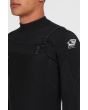 Hombre con traje de surf O'Neill Epic 3/2mm Negro con cremallera en el pecho costuras