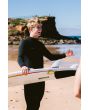 Surfista con tabla y traje de surf O'Neill Epic 4/3mm Chest Zip Negro