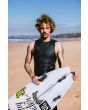 Surfista con tabla de surf y neopreno sin mangas O'Neill O'Riginal 2mm Long John Negro pecho