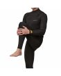 Hombre con traje de surf con cremallera frontal Patagonia R3 Yulex Regulator Negro elástico