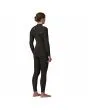 Mujer con Traje de Surf con cremallera en el pecho Patagonia W's R2 Yulex Regulator Front Zip Full Suit Negro derecha