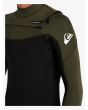 Hombre con Traje de Surf con cremallera en el pecho Quiksilver 4/3mm Everyday Sessions negro y verde costuras GBS