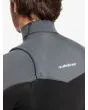 Hombre con traje de neopreno con cremallera en el pecho Quiksilver 4/3mm Everyday Sessions negro y gris espalda