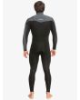 Hombre con traje de neopreno con cremallera en el pecho Quiksilver 4/3mm Everyday Sessions negro y gris posterior