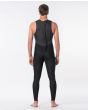 Hombre con Traje de Surf de Primavera Rip Curl Dawn Patrol 1.5mm Long John con cremallera en la espalda negro  posterior
