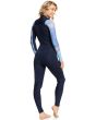 Mujer con traje de neopreno con cremallera en el pecho Roxy Pop Surf 4/3mm azul posterior