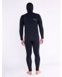 Hombre con Traje de Neopreno con capucha y cremallera en el pecho Volcom Modulator 5/4/3mm negro posterior