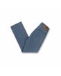 Pantalón Vaquero Volcom Solver Denim Aged Indigo azul para hombre doblado