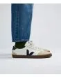 Hombre con Zapatillas Veja Volley Leather White Nautico Bark Unisex 
