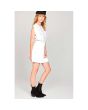 Mujer con vestido corto crochet Amuse Society After Hours Blanco lateral