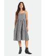 Mujer con Vestido escalonado Brixton Tier Gingham Dress con cuadros blancos y negros