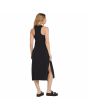 Mujer con vestido midi Volcom Stonelight Negro espalda de nadadora