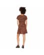 Mujer con vestido corto Volcom Dino Tea Dark Clay marrón posterior