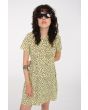 Mujer con Vestido Corto Volcom Surfpunk Amarillo frontal