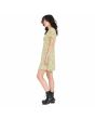 Mujer con Vestido Corto Volcom Surfpunk Amarillo lateral