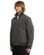 Hombre con Cazadora Volcom Damerman Bomber color negro Rinsed Black  lateral