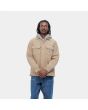 Hombre con Sobrecamisa de pana Carhartt WIP Whitsome Shirt Jac beige cerrada
