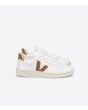 Zapatillas Ecológicas Veja V-10 Leather Blancas con detalles en color camel y suela de goma beige