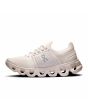 Zapatillas con acabado repelente al agua On Running Cloudswift 4 AD en color arena y blanco marfil para mujer izquierda