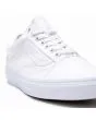 Zapatillas de skateboard Vans Old Skool blancas con suela y banda lateral blanca cordones