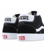 Zapatillas Vans de caña media Mid Skool negras y banda lateral blanca Unisex posterior