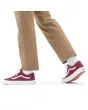 Zapatillas de ante Vans Old Skool Granates Unisex puestas