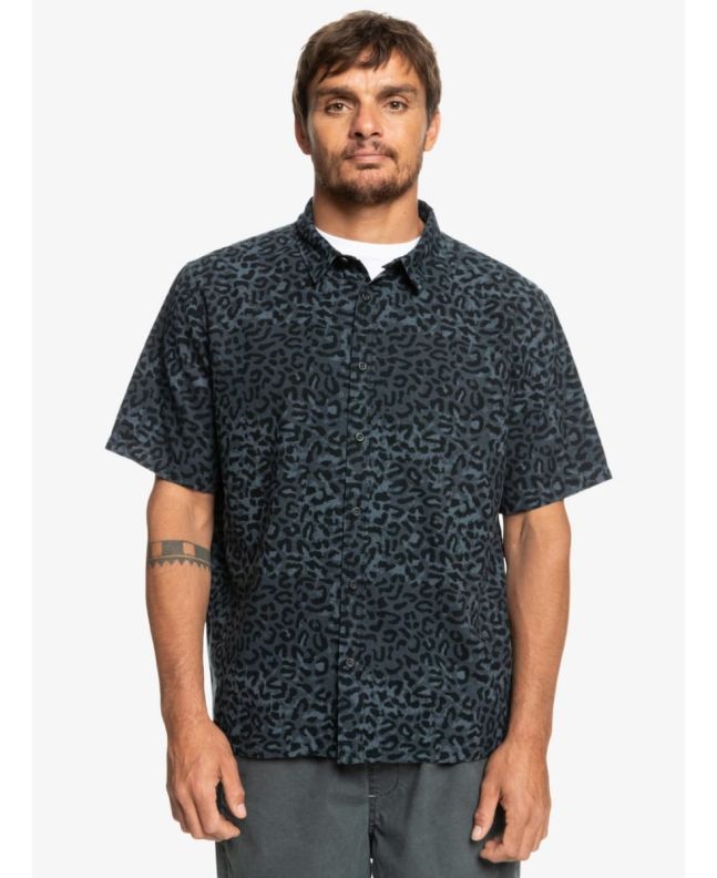 Hombre con camisa de manga corta Quiksilver Influenced Authentic negra animal print
