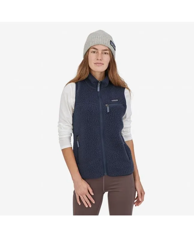 Mujer con Chaleco Polar Patagonia W's Retro Pile Vest azul marino