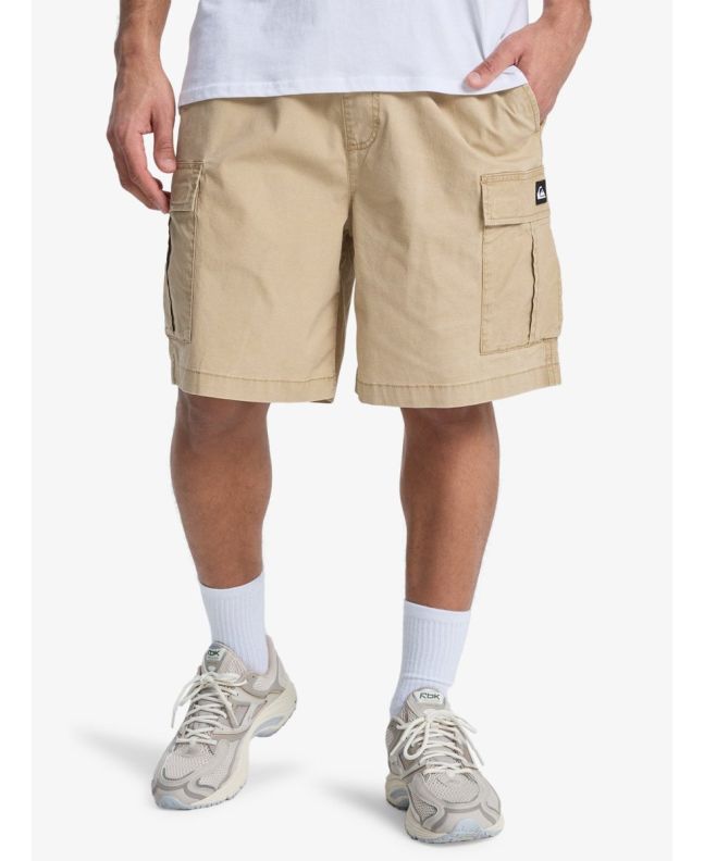 Hombre con Pantalón corto cargo Quiksilver Taxer color caqui
