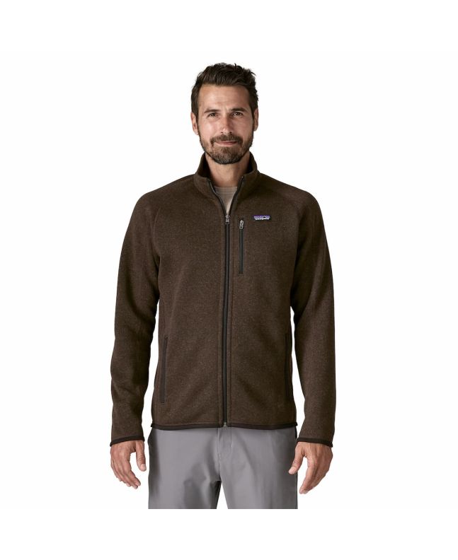 Hombre con chaqueta de forro polar Patagonia Better Sweater Jacket marrón