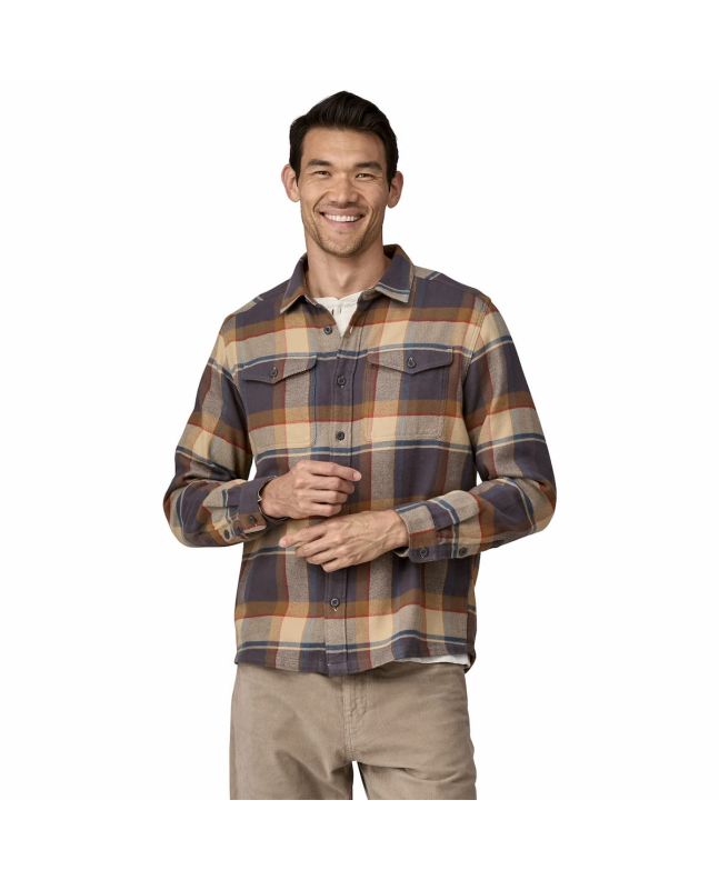 Hombre con Camisa de franela Patagonia M's Fjord Gris a cuadros Sunrise Ridge Forge Grey