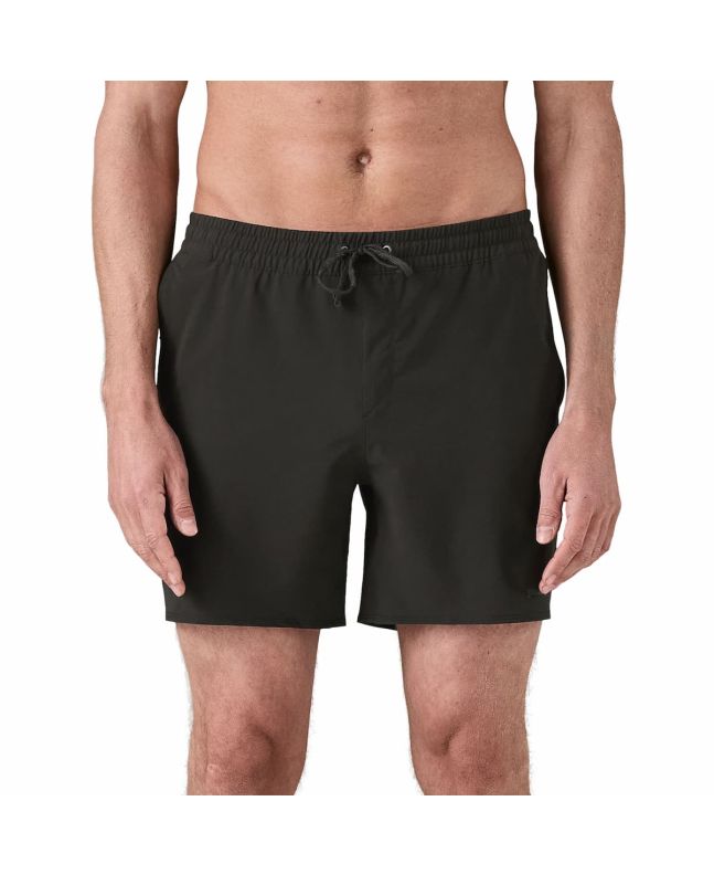 Hombre con bañador elástico Patagonia Hydropeak Volley Shorts 16in Negro