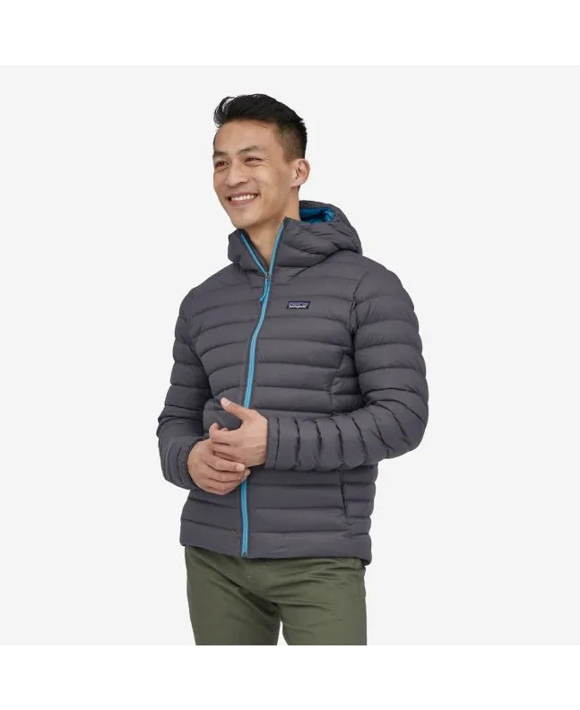 Hombre con chaqueta acolchada plegable con capucha Patagonia M's Down Sweater Hoody Gris