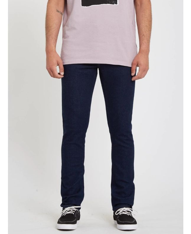 Hombre con vaqueros Volcom 2 X Vorta Tapered Denim Azules