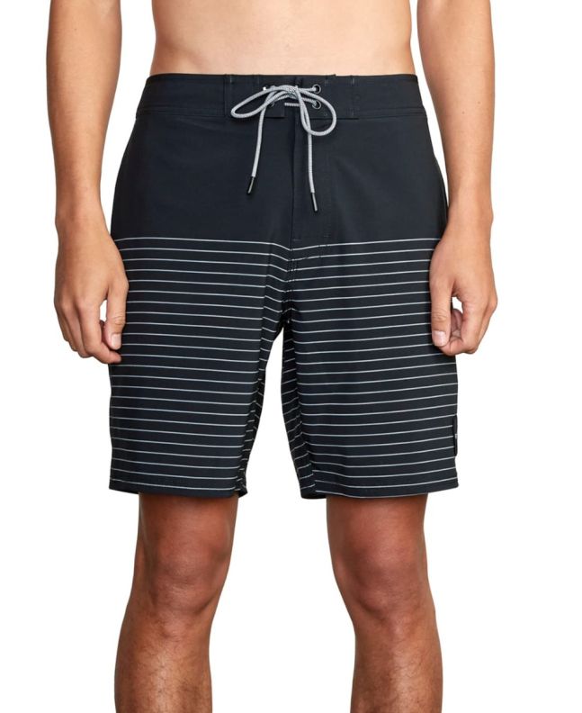 Hombre con Bañador boardshort RVCA Curren Trunk negro 