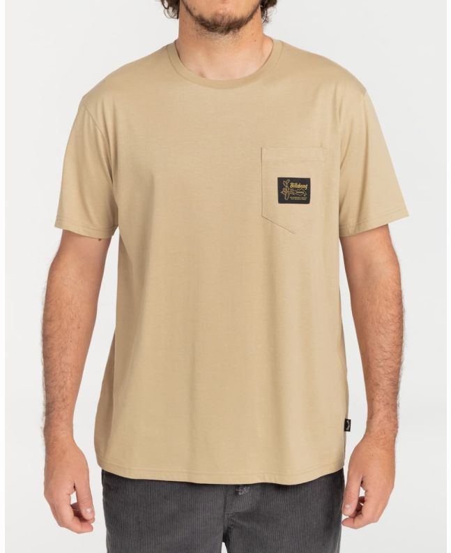 Hombre con camiseta de manga corta Billabong Lounge Pocket beige