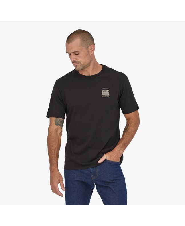 Hombre con Camiseta de manga corta Patagonia Alpine Icon Regenerative Organic Pilot Cotton negra