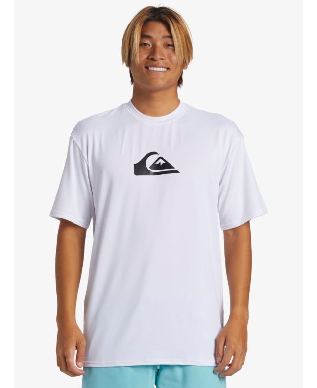 Hombre con camiseta de surf Quiksilver Surf Everyday Protección Solar UPF 50 Blanca