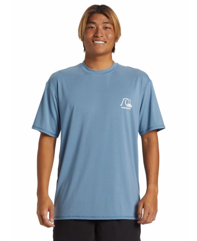 Hombre con camiseta de protección solar Quiksilver DNA Surf Azul 