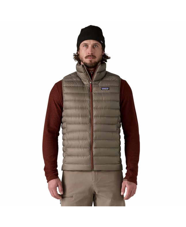 Hombre con chaleco Patagonia Down Sweater Vest Marrón