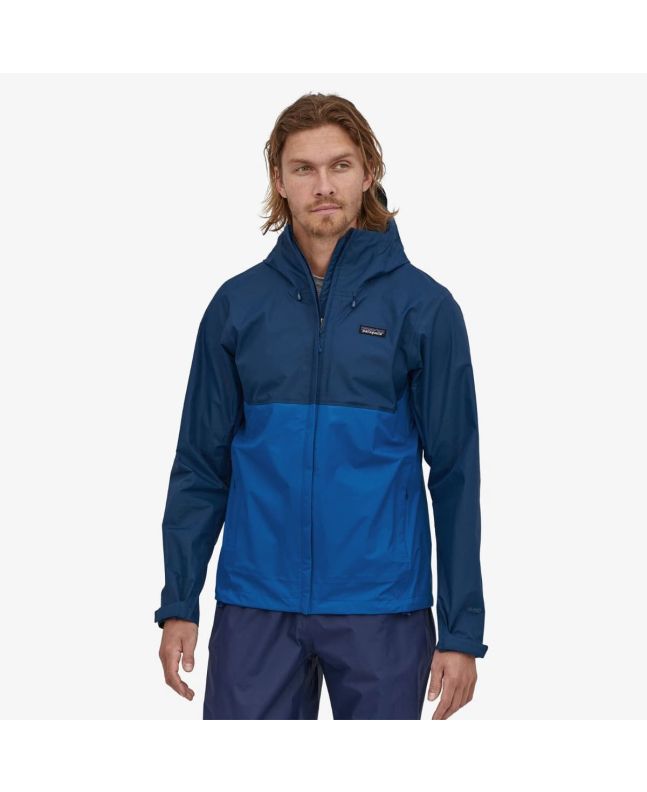 Hombre con Chaqueta impermeable Patagonia M's Torrentshell 3L azul 