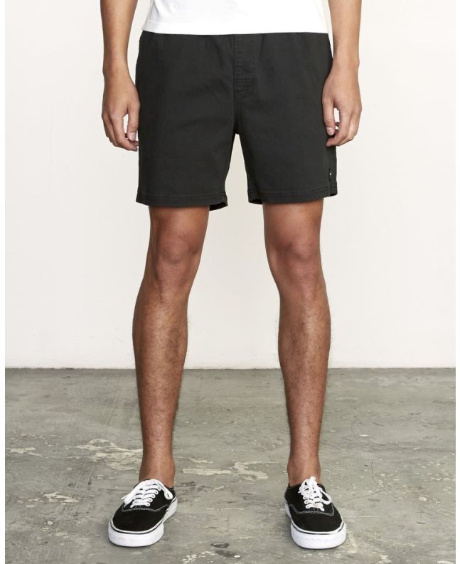 Hombre con pantalón corto RVCA Escape Elastic Short 17" negro