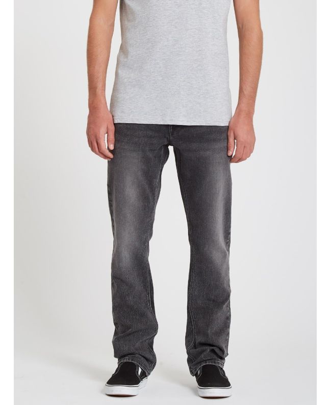 Hombre con pantalón vaquero de corte recto Volcom Vorta Denim gris