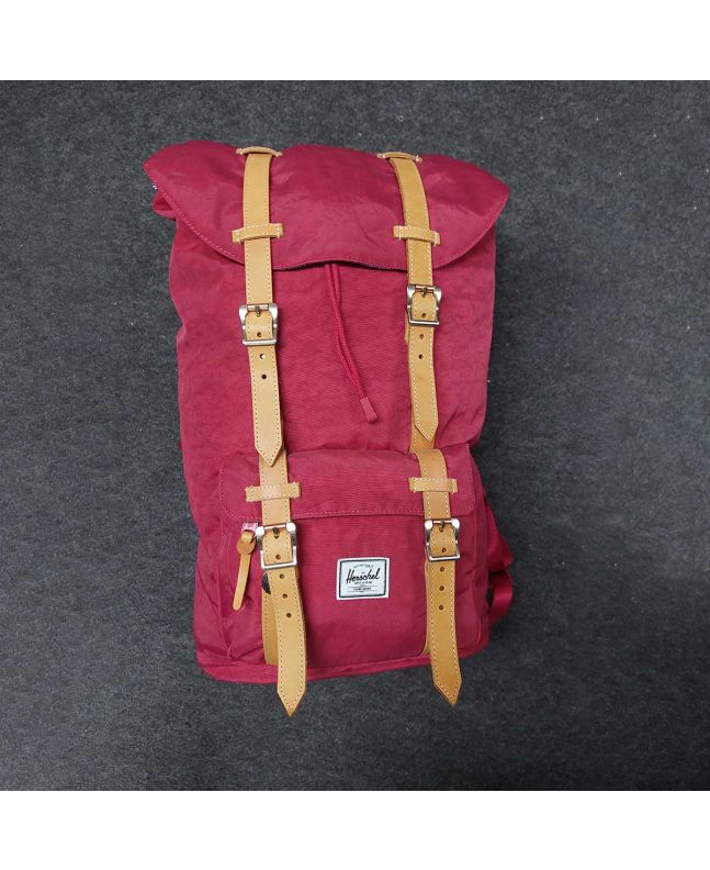 Mochila impermeable Herschel Little America Limited Edition 25L en color granate