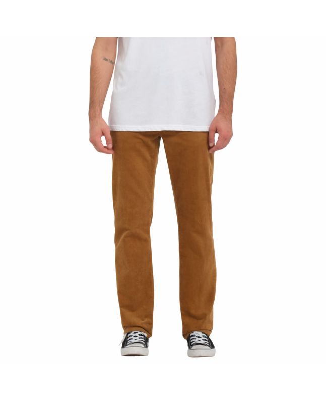 Hombre con pantalón de pana Volcom Solver 5 Pocket Corduroy Marrón 