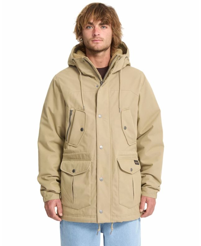 Hombre con Volcom Starget 5K Parka color Khaki
